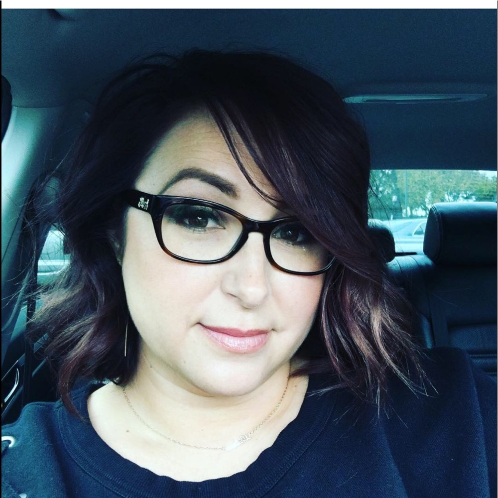 Meet your Posher, Cynthia